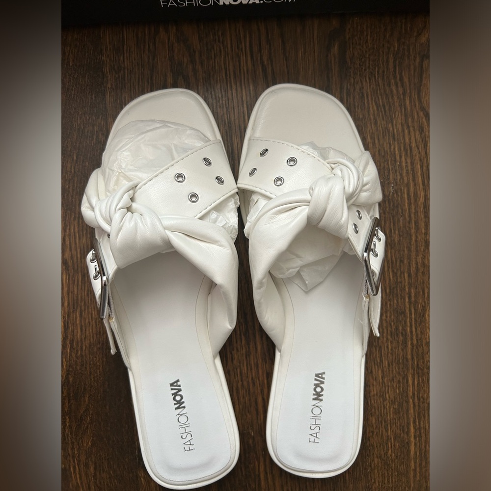 BNWT Knotted Belt Sandals FASHION NOVA